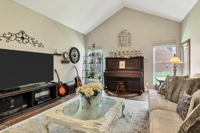 2010 Misty Glen Lane, Knoxville, TN 37909
