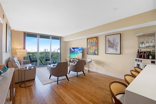 19501 W Country Club Dr 1202, Aventura, FL 33180