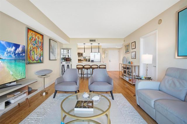 19501 W Country Club Dr 1202, Aventura, FL 33180