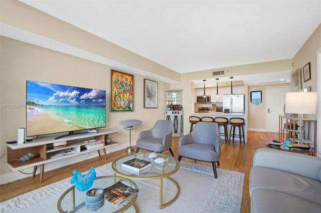 19501 W Country Club Dr 1202, Aventura, FL 33180