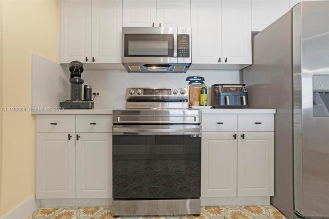 19501 W Country Club Dr 1202, Aventura, FL 33180