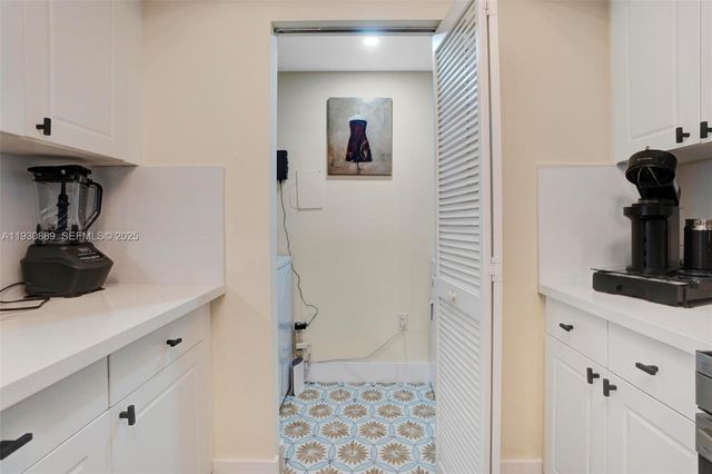 19501 W Country Club Dr 1202, Aventura, FL 33180