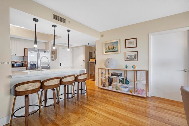 19501 W Country Club Dr 1202, Aventura, FL 33180