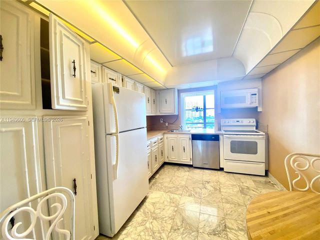 371 Burgundy H H, Delray Beach, FL 33484