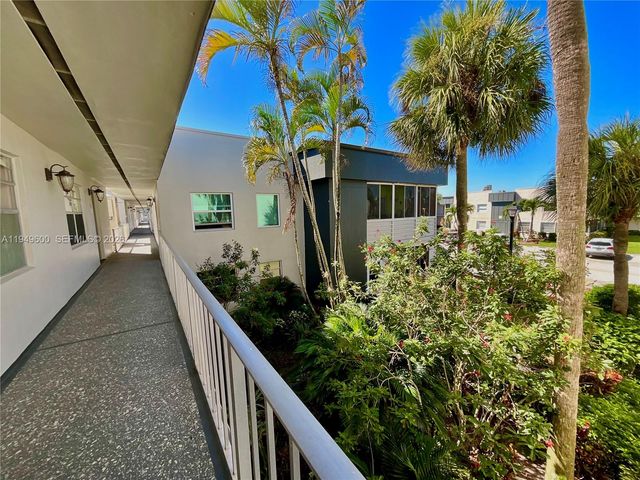 371 Burgundy H H, Delray Beach, FL 33484