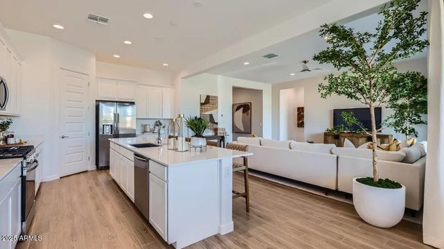 9633 W SUNDERLAND Avenue, Phoenix, AZ 85037