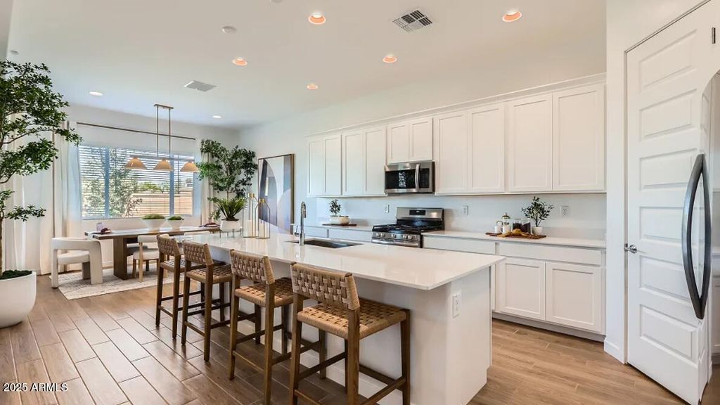 9633 W SUNDERLAND Avenue, Phoenix, AZ 85037 — photo 5