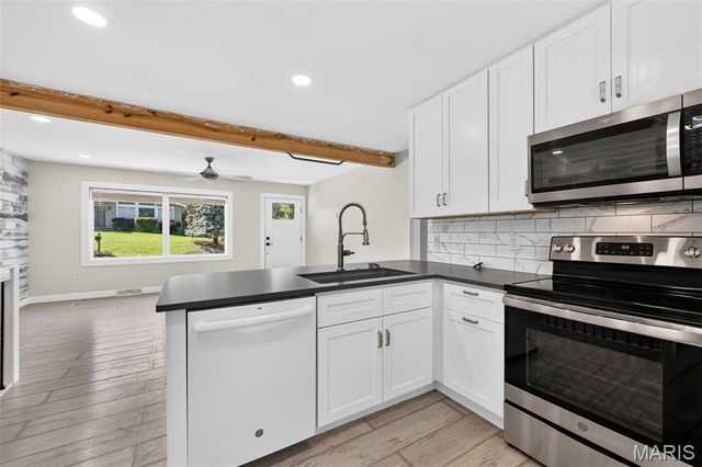 11 Robin Drive, St Charles, MO 63301