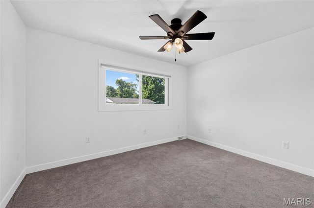 11 Robin Drive, St Charles, MO 63301