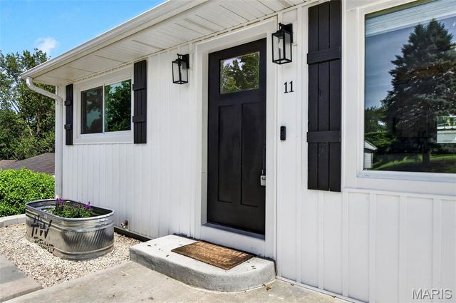 11 Robin Drive, St Charles, MO 63301