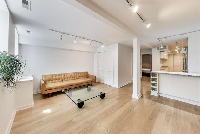 2142 N Oakley Avenue G, Chicago, IL 60647