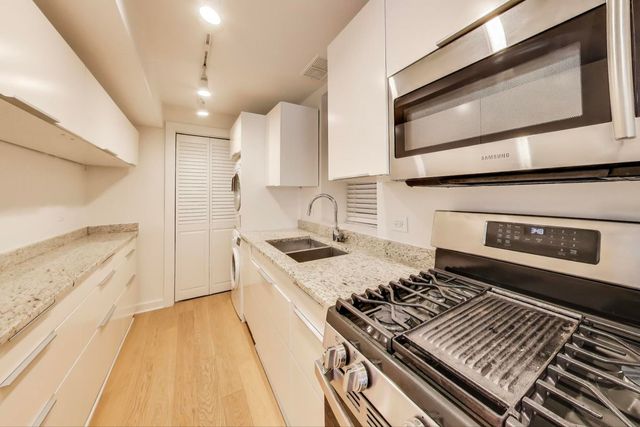 2142 N Oakley Avenue G, Chicago, IL 60647