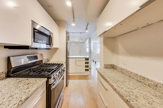 2142 N Oakley Avenue G, Chicago, IL 60647