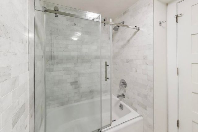 2142 N Oakley Avenue G, Chicago, IL 60647