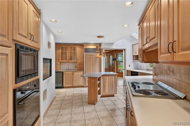 723 Mountain View Drive, Lewiston, NY 14092