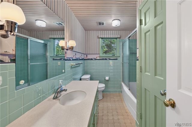 723 Mountain View Drive, Lewiston, NY 14092