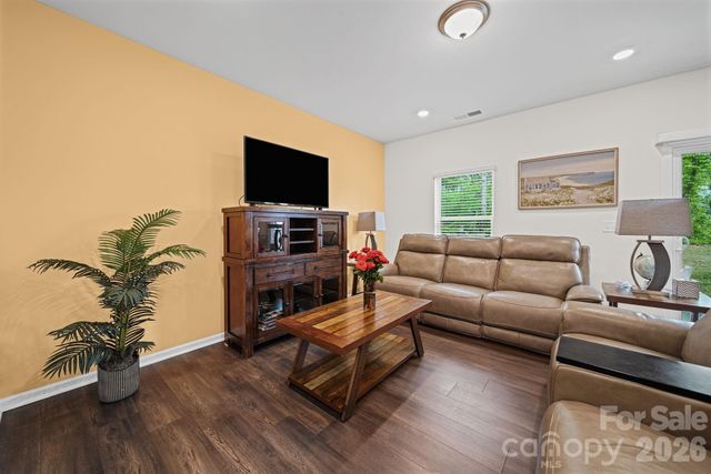 8031 Ramsburg Drive, Charlotte, NC 28269