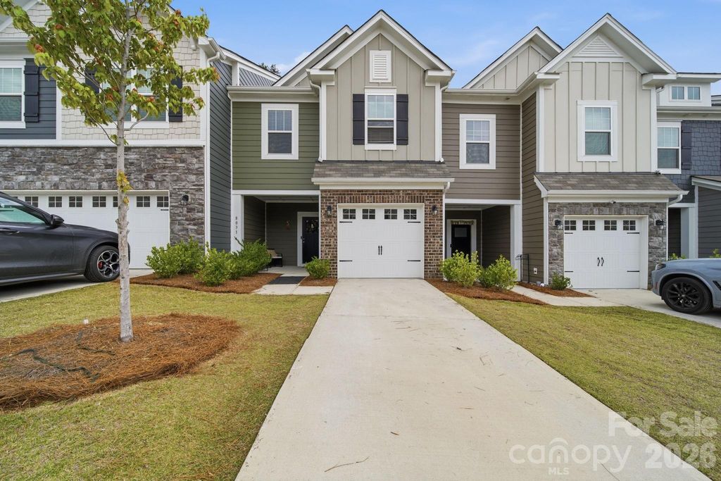 8031 Ramsburg Drive, Charlotte, NC 28269