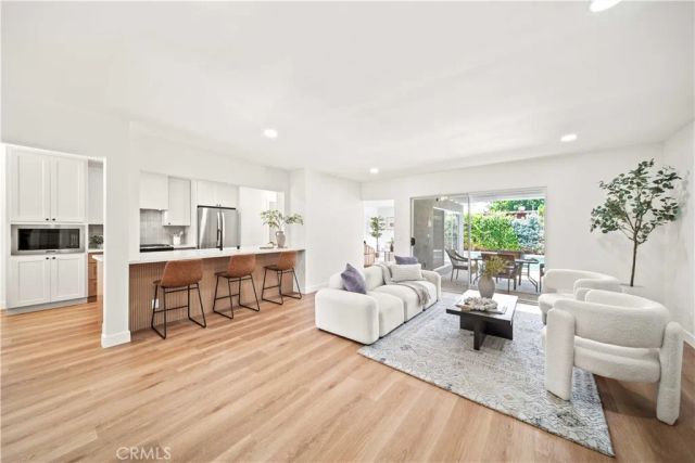 6917 Mammoth Avenue, Van Nuys, CA 91405