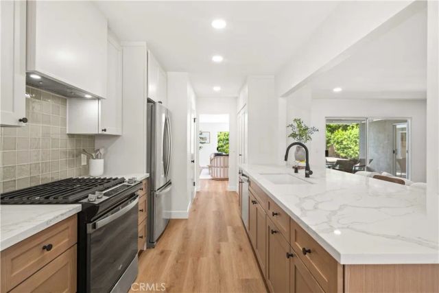 6917 Mammoth Avenue, Van Nuys, CA 91405