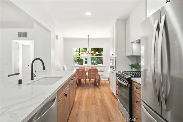 6917 Mammoth Avenue, Van Nuys, CA 91405