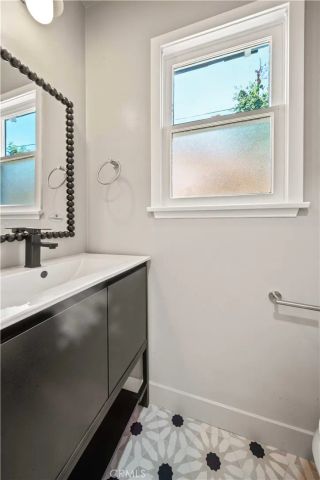 6917 Mammoth Avenue, Van Nuys, CA 91405