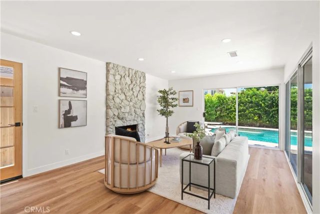 6917 Mammoth Avenue, Van Nuys, CA 91405