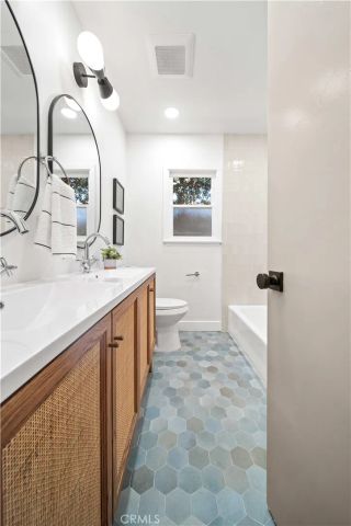 6917 Mammoth Avenue, Van Nuys, CA 91405