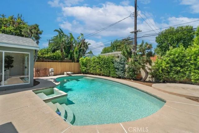 6917 Mammoth Avenue, Van Nuys, CA 91405