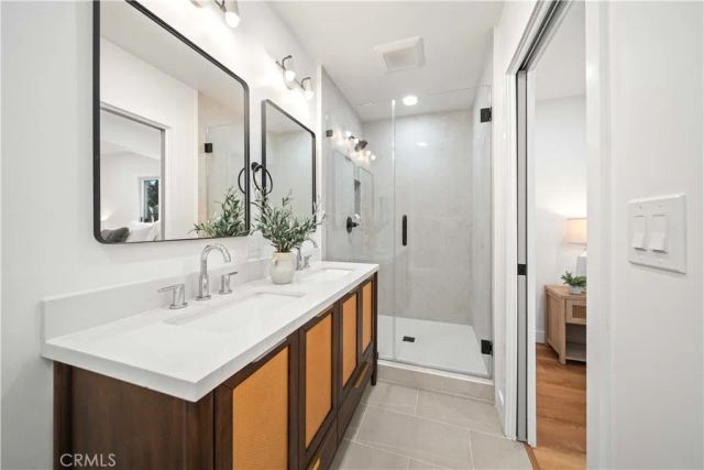 6917 Mammoth Avenue, Van Nuys, CA 91405