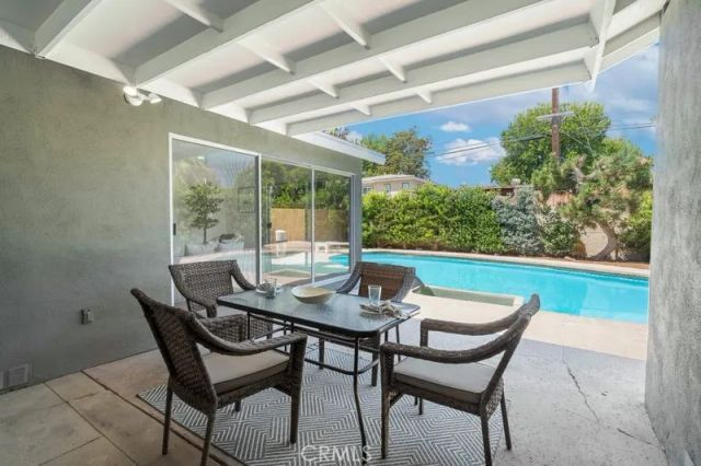 6917 Mammoth Avenue, Van Nuys, CA 91405