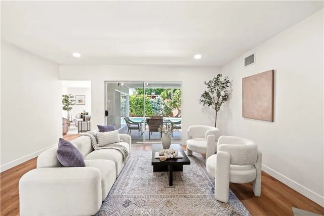 6917 Mammoth Avenue, Van Nuys, CA 91405