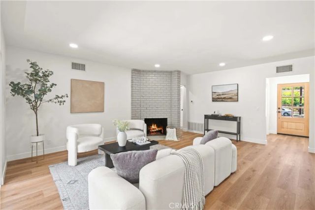 6917 Mammoth Avenue, Van Nuys, CA 91405