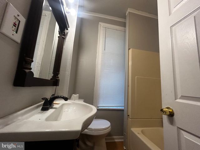 864 E CHELTEN AVE, Philadelphia, PA 19138