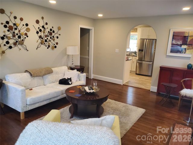 1338 Dresden Drive W, Charlotte, NC 28205