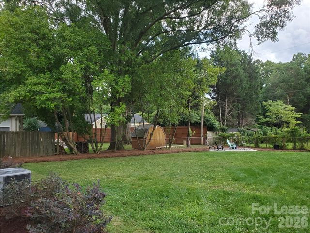 1338 Dresden Drive W, Charlotte, NC 28205