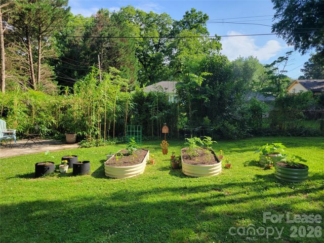 1338 Dresden Drive W, Charlotte, NC 28205