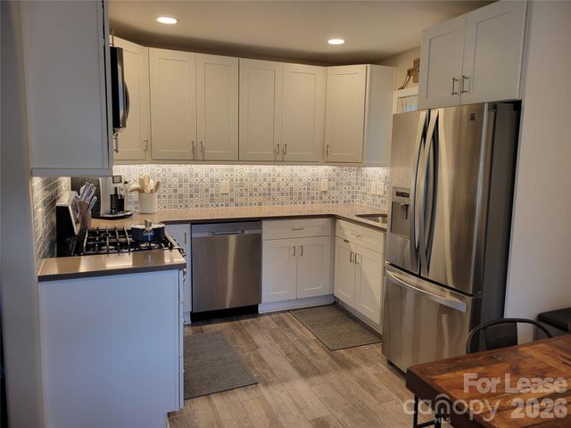 1338 Dresden Drive W, Charlotte, NC 28205