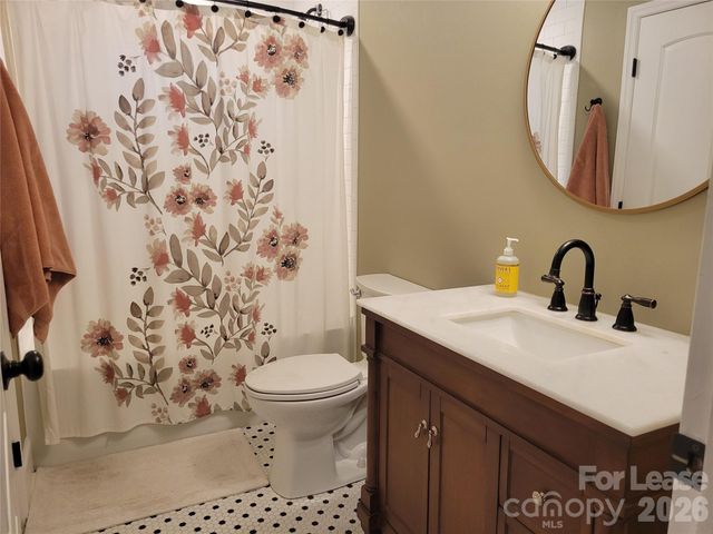 1338 Dresden Drive W, Charlotte, NC 28205