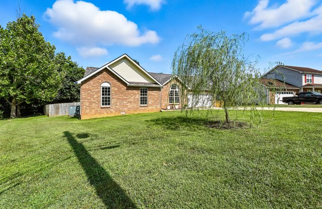 3142 Whitetail Dr, Clarksville, TN 37043