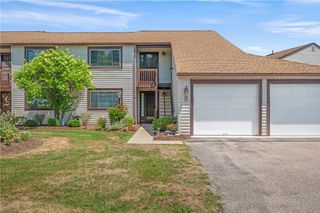 30 Sweet Meadows Court 26, Narragansett, RI 02882