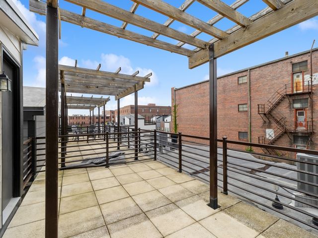 316 SW 6th Street 106, Des Moines, IA 50309