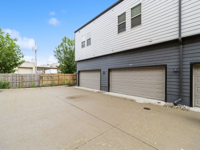 316 SW 6th Street 106, Des Moines, IA 50309
