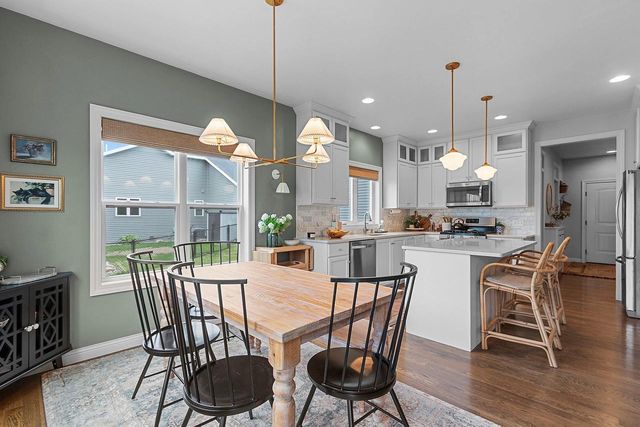 2066 W HERON LANE, Appleton, WI 54913