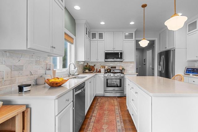 2066 W HERON LANE, Appleton, WI 54913