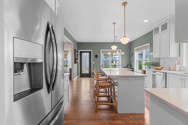 2066 W HERON LANE, Appleton, WI 54913