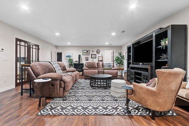 2066 W HERON LANE, Appleton, WI 54913