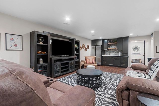 2066 W HERON LANE, Appleton, WI 54913