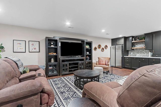 2066 W HERON LANE, Appleton, WI 54913