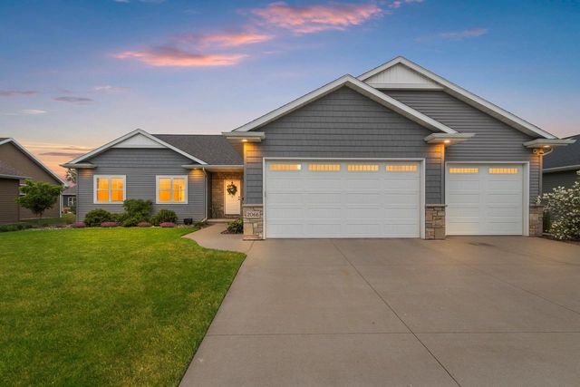 2066 W HERON LANE, Appleton, WI 54913